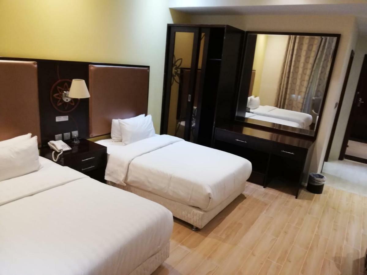 Al Liwan Suites Rawdat Al Khail Doha Buitenkant foto