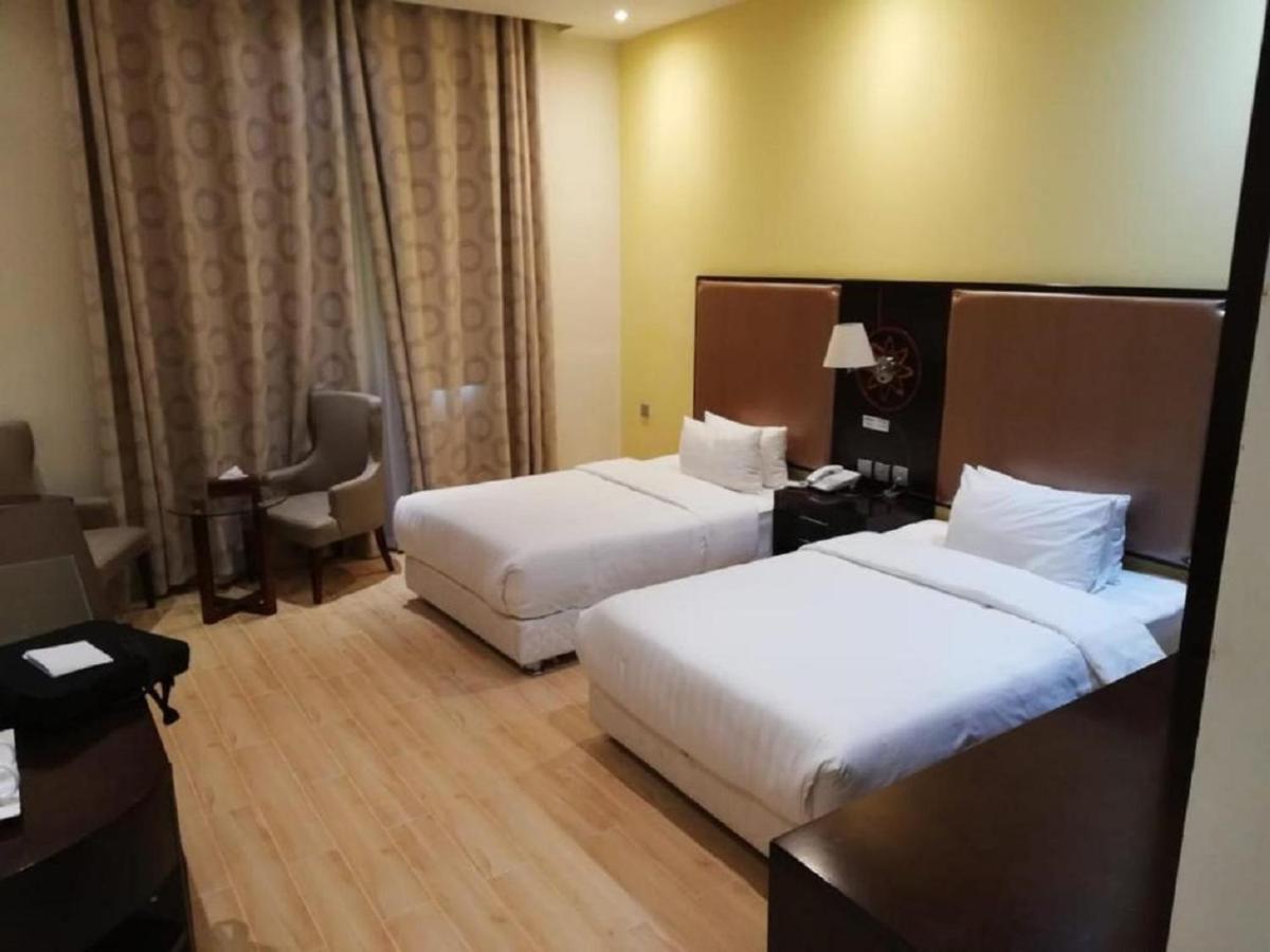 Al Liwan Suites Rawdat Al Khail Doha Buitenkant foto